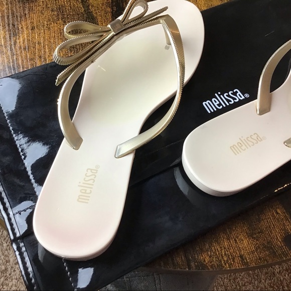 Melissa Gold bow Flip Flops - Picture 3 of 6